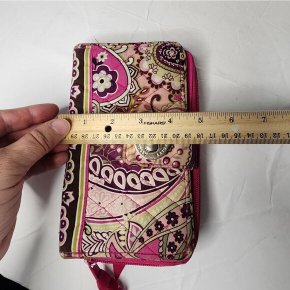 Vera Bradley Zip Around Quilted Floral Print fabric Wallet - Picture 6 of 7
